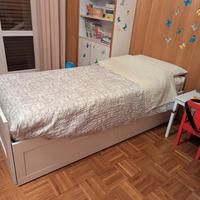 Letto singolo + tavolino + materasso 