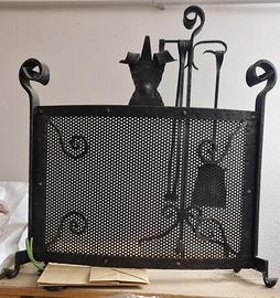 attrezzi da camino in ferro battuto 