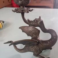 candeliere a forma di drago