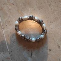 Bracciali elasticizzati con pietre e perline