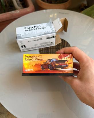 Hot Wheels RLC 1988 Porsche 911 Targa Turbo Chase