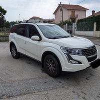 Maxindra xuv 500 w10