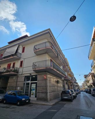 Appartamento e cantina BA003592