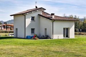 Casa Singola con Ampio Giardino, B/913