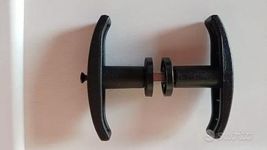 Maniglia martellina per porta basculante