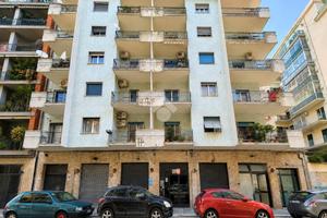 4 LOCALI A BARI