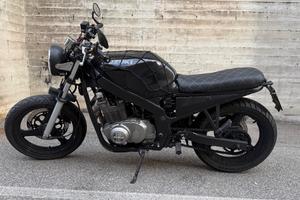 Suzuki GS 500 E - café racer