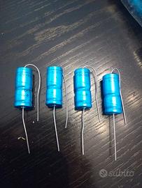 Condensatori assiali