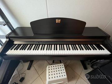 Yamaha Clavinova CLP-220