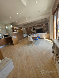 Casa ristrutturata con terrazzo