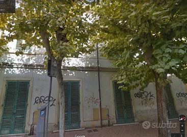 Casa indipendente di 462 m² con più di 5 locali a 