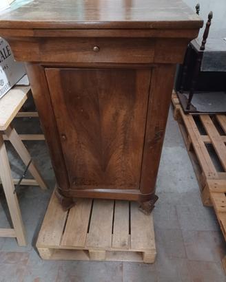Comodino antico in legno da restaurare