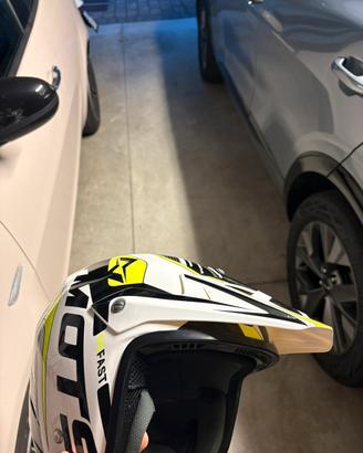 Casco jet