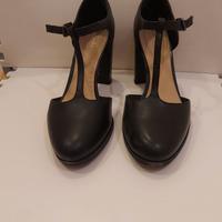 Scarpe clarks nere con tacco e cinturino