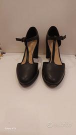 Scarpe clarks nere con tacco e cinturino