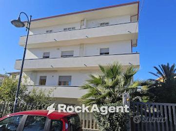 Appartamento di 120 m² con 5 locali a Guardavalle
