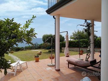 Direttamente sul mare di Acciaroli, Cilento