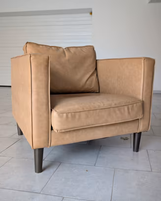 Poltrona Moderna in Similpelle Colore Caramello 