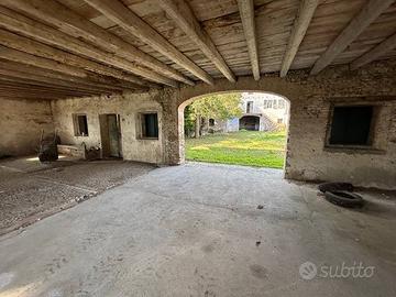 Rustico / Casale di 400 m² a Povoletto