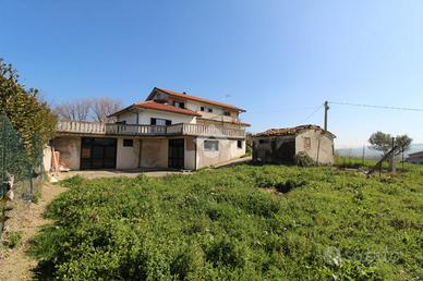 CASA INDIPENDENTE A CAMPLI
