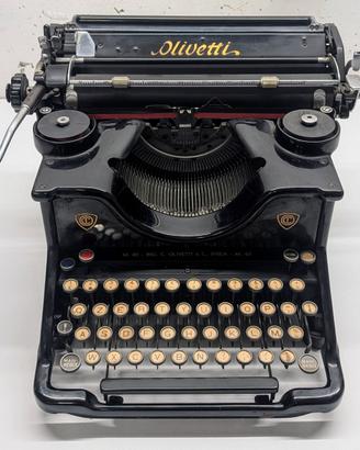 Macchina da scrivere Olivetti M40
