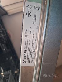 Lavastoviglie indesit