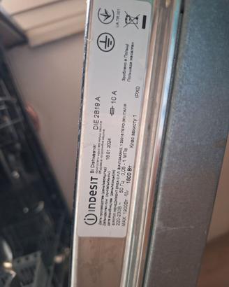 Lavastoviglie indesit