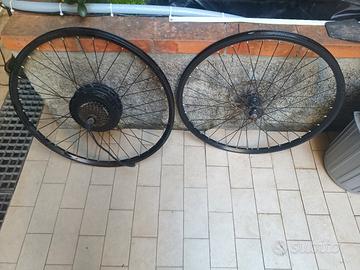 coppia cerchi 26" con motore