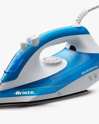 Adetta allo stiraggio biancheria abbigliamento