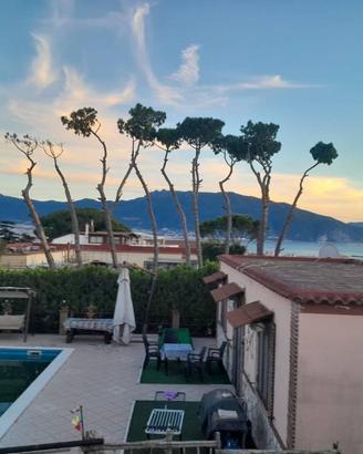 Villa di 260 m² con più di 5 locali a Boscotrecase