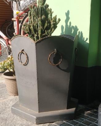 vasi arredo in ferro esagonali ruote anni 70 unici