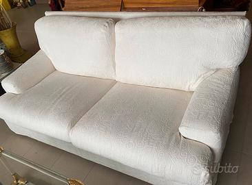 Coppia di divani moderni