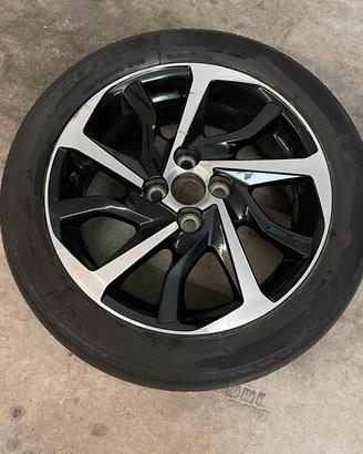 Cerchio in lega e gomma Toyota Yaris del 2019