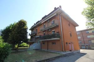 Appartamento di 100 m² con 4 locali e box auto a S