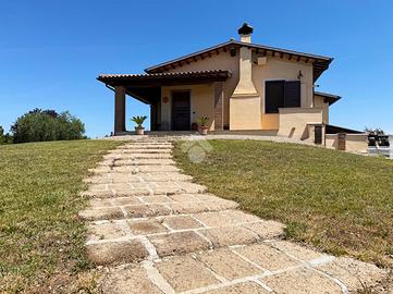 VILLA SINGOLA A MONTALTO DI CASTRO