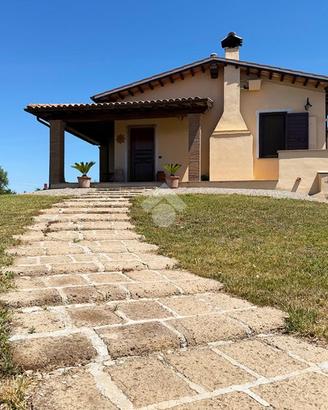 VILLA SINGOLA A MONTALTO DI CASTRO