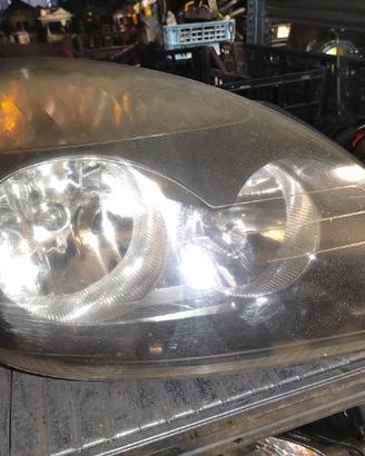 Proiettore destro RENAULT CLIO del 2003