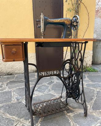 Macchina da cucire SINGER originale del 1929