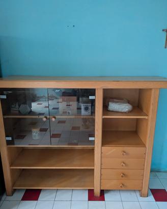 Mobile in Legno Chiaro con Vetrina cassettiera 