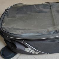 Borsa GIVI magnetica da serbatoio con spallacci