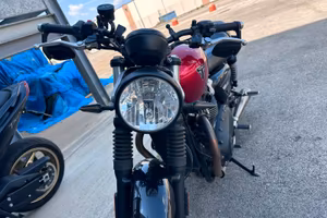 Speed twin 900  Chrome edition