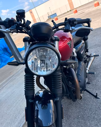 Speed twin 900  Chrome edition