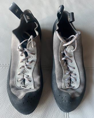 Scarpe arrampicata n. 43