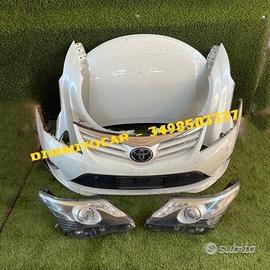 Toyota Avensis 2013 Ricambi parte anteriore