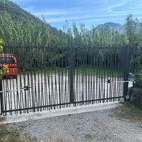 Cancello elettrico e cancelleto