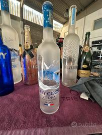 Bottiglia vuota grey goose