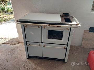 stufa a legna vintage da campagna