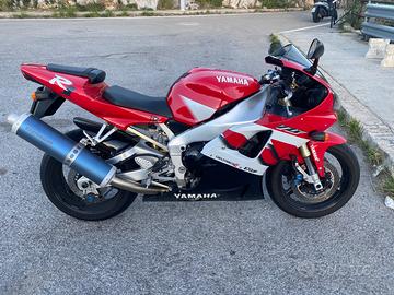 Yamaha YZF R1 - 99