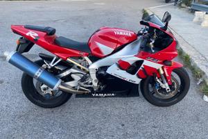 Yamaha YZF R1 - 99