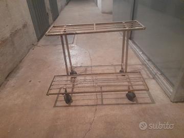 Carrello portavasi a due piani